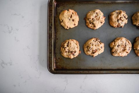 The Difference Between Parchment Paper Aluminum Foil and Silpat